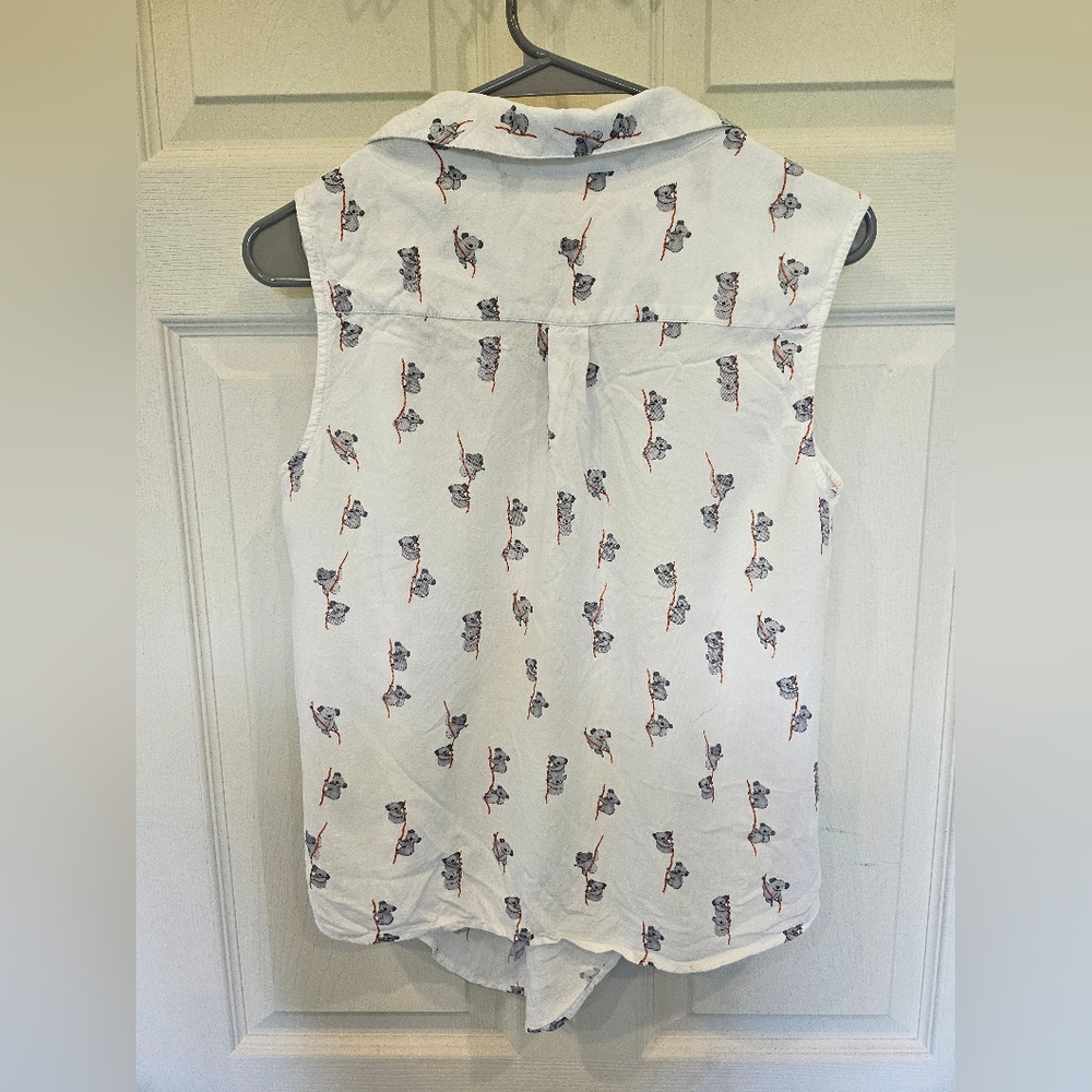 Koala blouse ๐จ๐ - Picture 5 of 9
